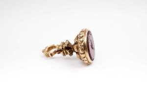 An antique carnelian seal in 9 carat yellow gold - 3