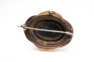 An antique seed pearl and garnet mourning brooch in 15 carat yellow gold - 3