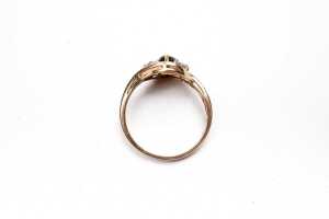 A sapphire and diamond ring in 9 carat yellow gold - 4