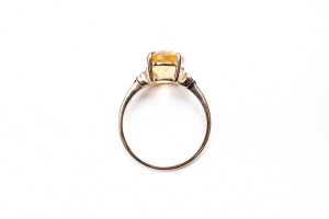 A citrine and diamond ring in 9 carat yellow gold - 4