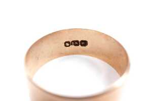 An antique wedding band in 15 carat yellow gold - 4