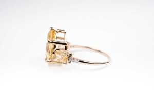 A citrine and diamond ring in 9 carat yellow gold - 3
