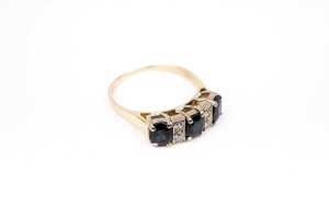 A sapphire and diamond ring in 18 cart yellow gold - 2