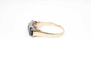 A sapphire and diamond ring in 18 cart yellow gold - 3