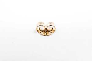 A pair of garnet and diamond earrings in 9 carat yellow gold - 4