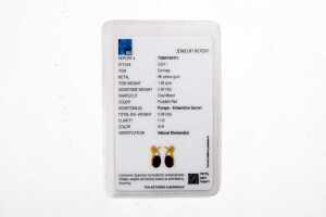 A pair of garnet and diamond earrings in 9 carat yellow gold - 5