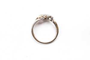 A diamond ring in 10 carat yellow gold - 4
