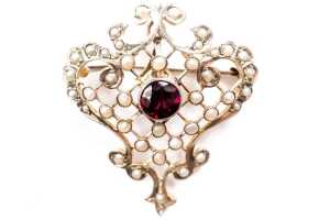 An antique garnet and seed pearl brooch/pendant in 9 carat yellow gold - 2