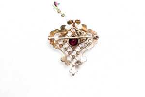 An antique garnet and seed pearl brooch/pendant in 9 carat yellow gold - 3