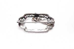 A diamond brooch in platinum - 3