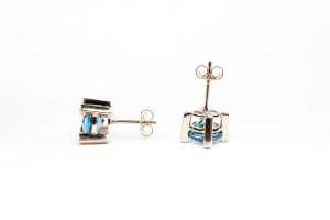 A pair of Swiss blue topaz and diamond earrings in 9 carat yellow gold - 3