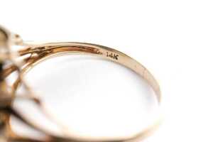 A blue topaz and diamond ring in 14 carat yellow gold - 5