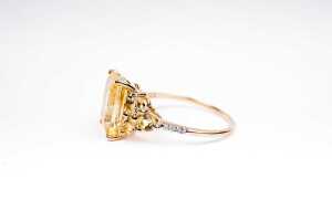 A citrine and diamond ring in 9 carat yellow gold - 3