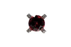 A pair of garnet and diamond earrings in 9 carat yellow gold - 2