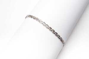A fancy link bracelet in 9 carat white gold - 2