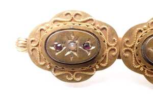 An antique seed pearl and garnet brooch in 15ct yellow gold - 2