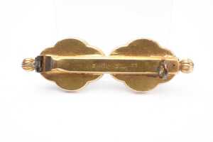 An antique seed pearl and garnet brooch in 15ct yellow gold - 3
