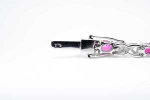 A ruby and diamond bracelet in 9 carat white gold - 5