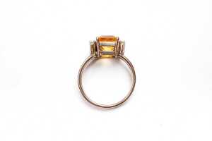 A citrine and white topaz ring in 9 carat yellow gold - 4