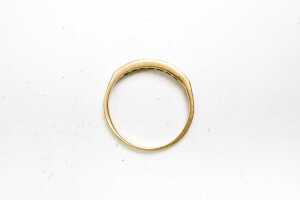 A diamond ring in 18 carat yellow gold - 4