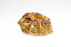 An antique garnet brooch in bloomed rolled gold - 4