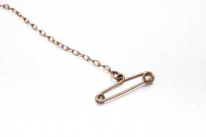 An antique diamond brooch in 15 carat yellow gold - 3