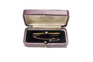An antique diamond brooch in 15 carat yellow gold - 5