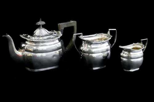 Antique English sterling silver three piece tea service, total weight 629g