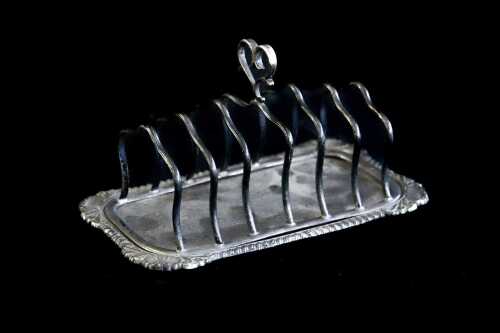 Antique English sterling silver toast rack, weight 336g