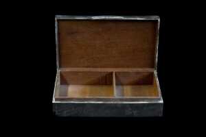 Presentation English sterling silver cigarette box - 3