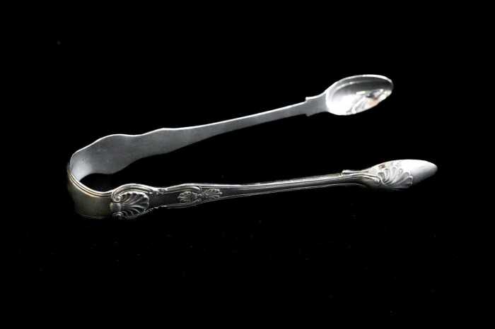 Georgian sterling silver sugar tongs, weight 63g