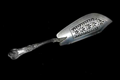 William IV English sterling silver fish slice, weight 223g