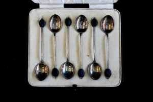 Set of six English sterling silver coffee spoons - 2