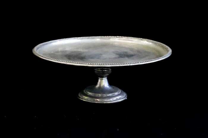 Silver footed dish, weight 880g