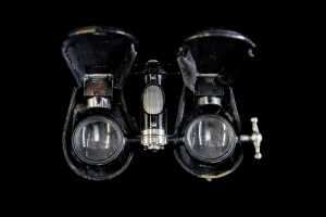 Pair of antique Lemaire Paris foldable opera glasses - 2