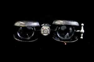 Pair of antique Lemaire Paris foldable opera glasses - 3