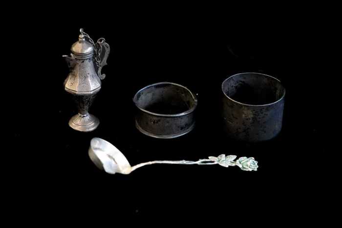 Four silver pieces including English sterling