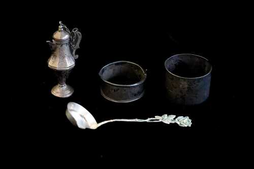 Four silver pieces including English sterling