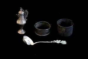Four silver pieces including English sterling