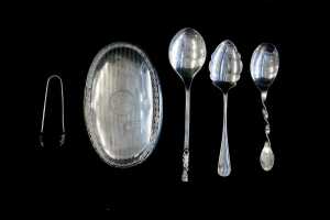 Five English sterling silver pieces, weight 120g