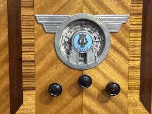 Art Deco Essanay console valve radio, mid 1930s - 2