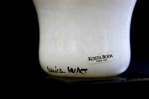 Ulrica Hydman Vallien (1938-2018) for Kosta Boda 'Open Minds' hand-painted glass vase - 3