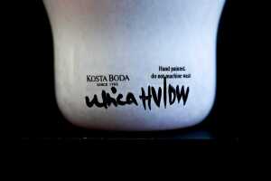 Ulrica Hydman Vallien (1938-2018) for Kosta Boda 'Open Minds' hand-painted glass vase - 3