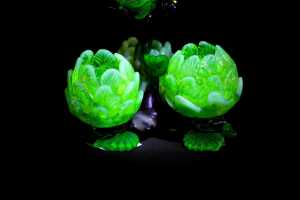 Uranium art glass candle holder - 3