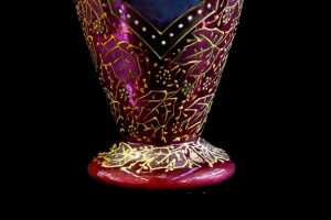 Antique Bohemian cranberry and gilt glass vase with central cameo - 4
