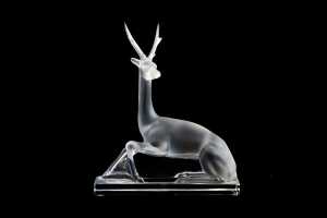 Lalique 'Cerf' crystal glass deer figurine