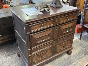 17th century Jacobean oak chest of four drawers - 2
