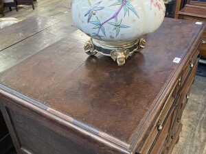 17th century Jacobean oak chest of four drawers - 3