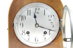 Antique German mahogany mantel clock - 2