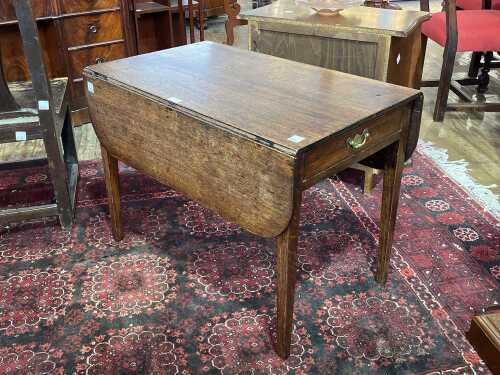 Georgian oak Pembroke table